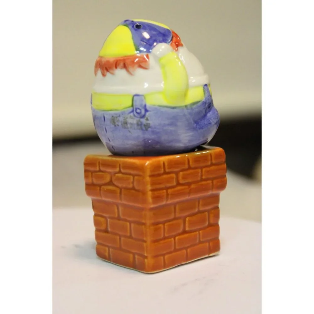 Salt & Pepper Shakers - Vintage Norcrest Humpty Dumpty